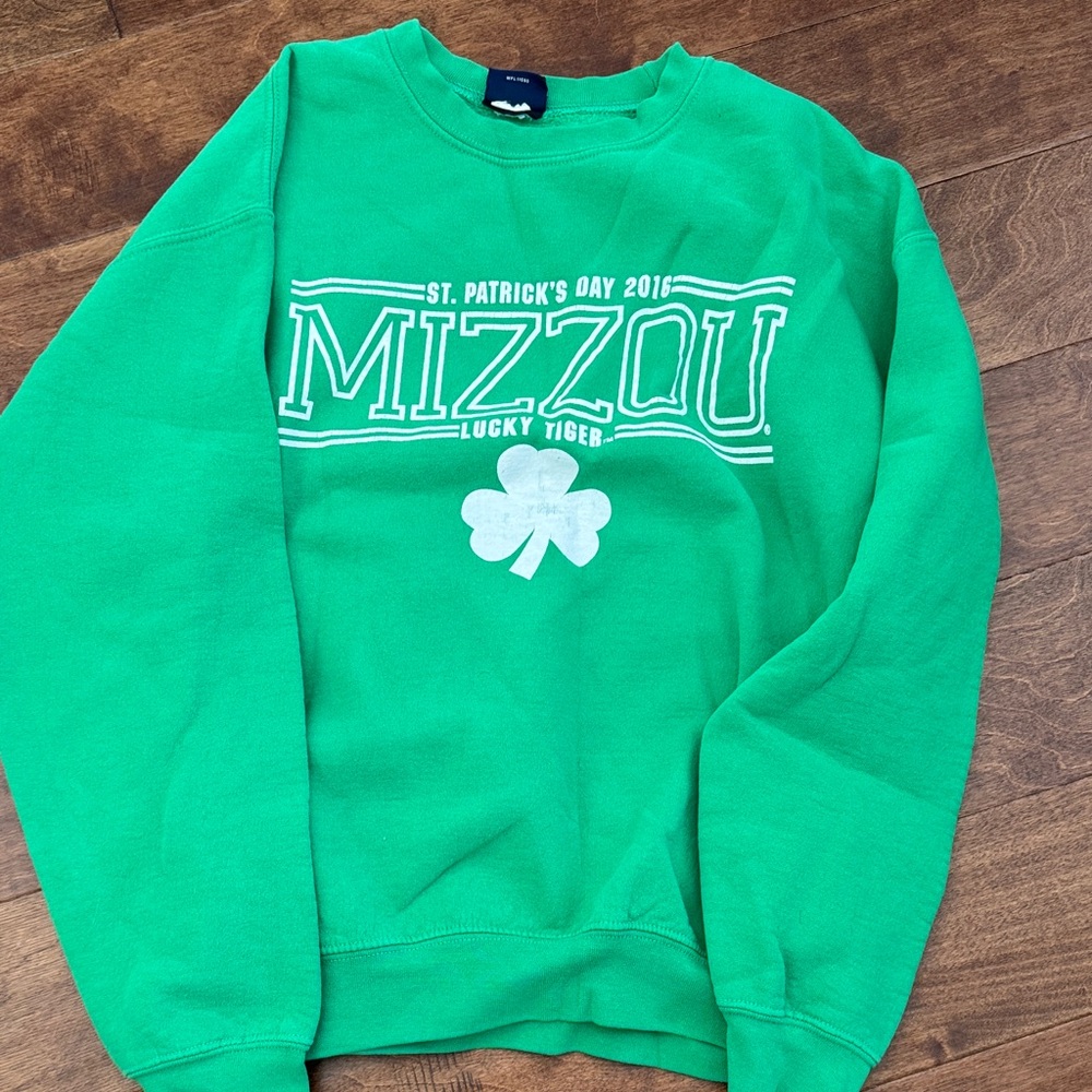 Mizzou green st Patrick’s day crew neck sweatshirt